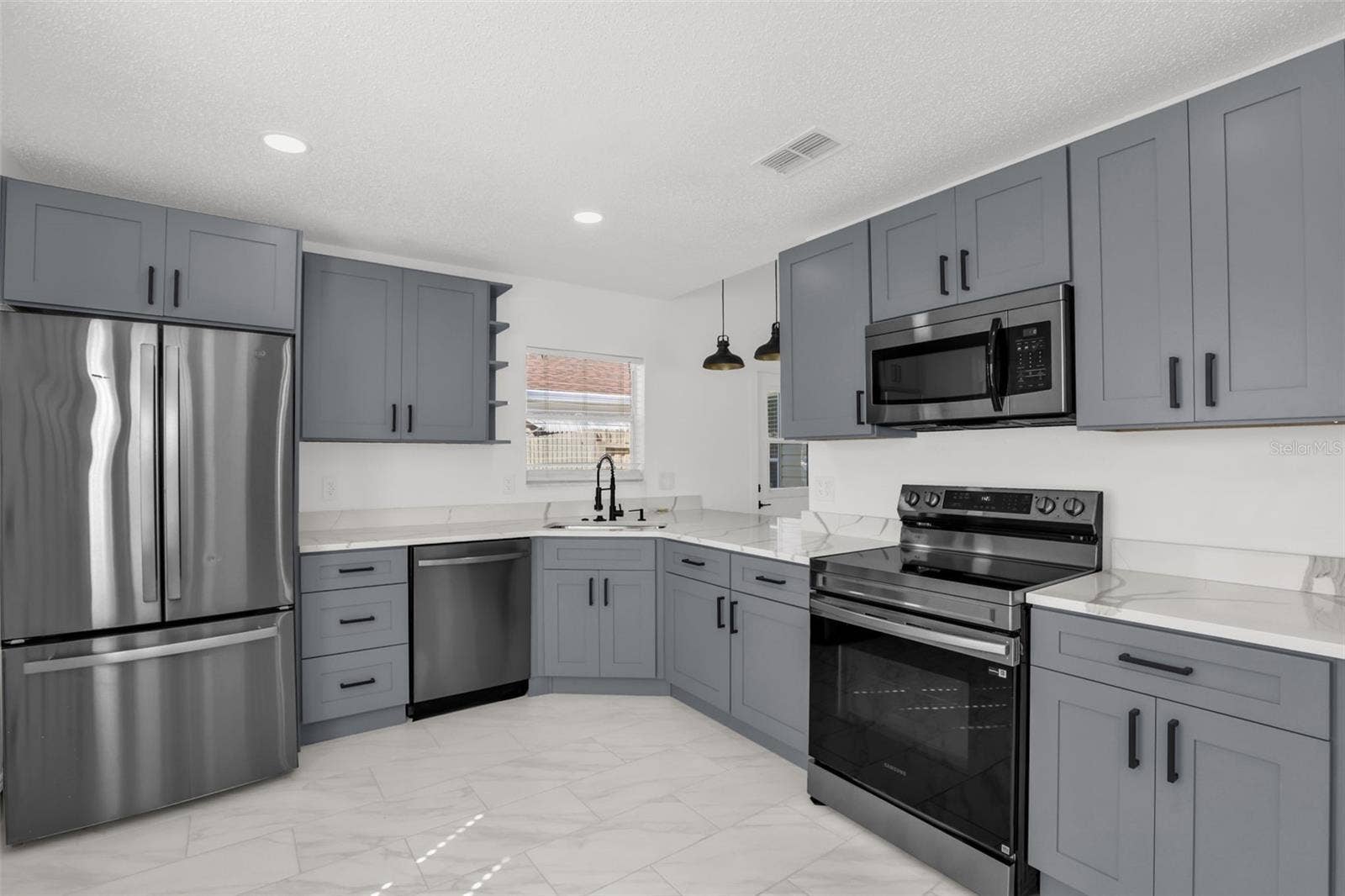 25345 GREEN HERON DRIVE, Leesburg, FL 34748 25345 GREEN HERON DRIVE, Leesburg, FL 34748