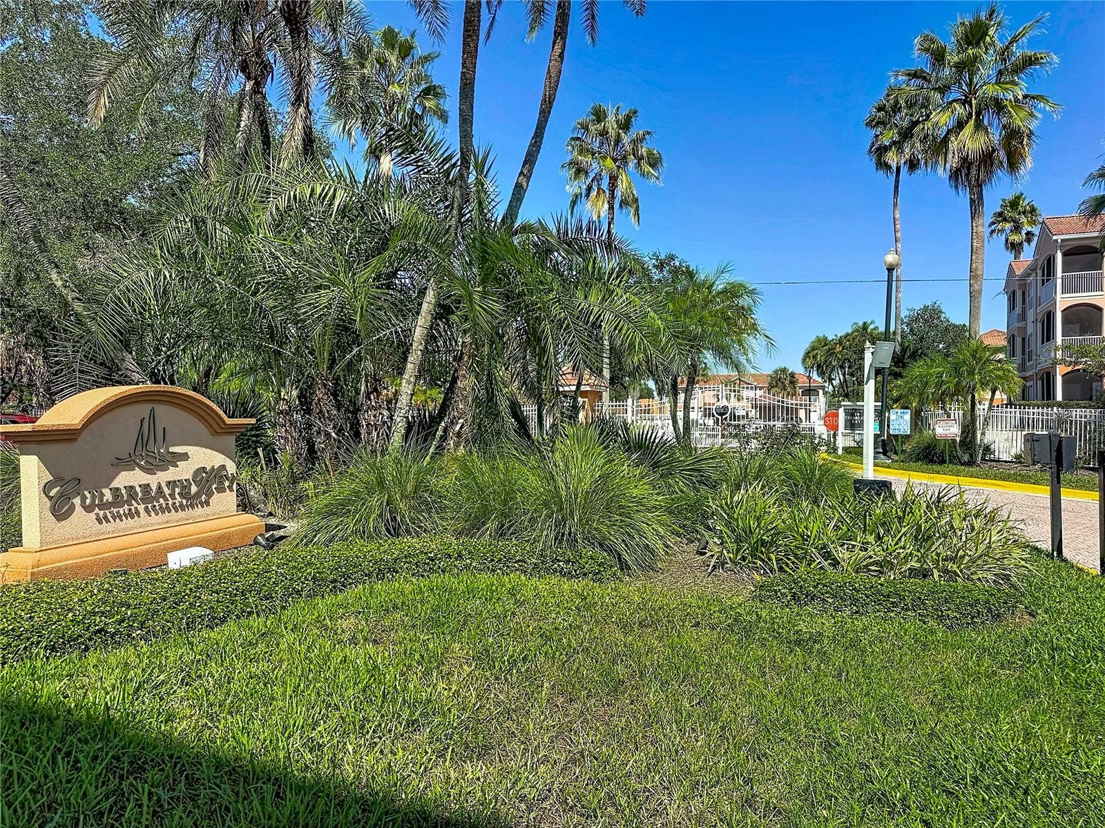 5000 CULBREATH KEY WAY, #8-207, Tampa, FL 33611 5000 CULBREATH KEY WAY, #8-207, Tampa, FL 33611