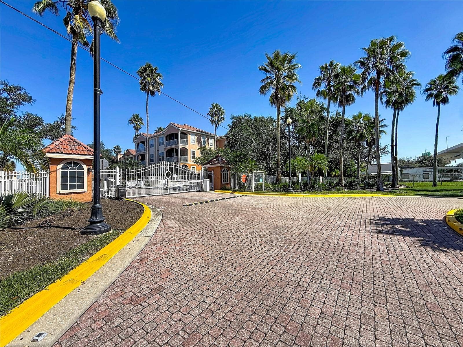 5000 CULBREATH KEY WAY, #8-207, Tampa, FL 33611 5000 CULBREATH KEY WAY, #8-207, Tampa, FL 33611