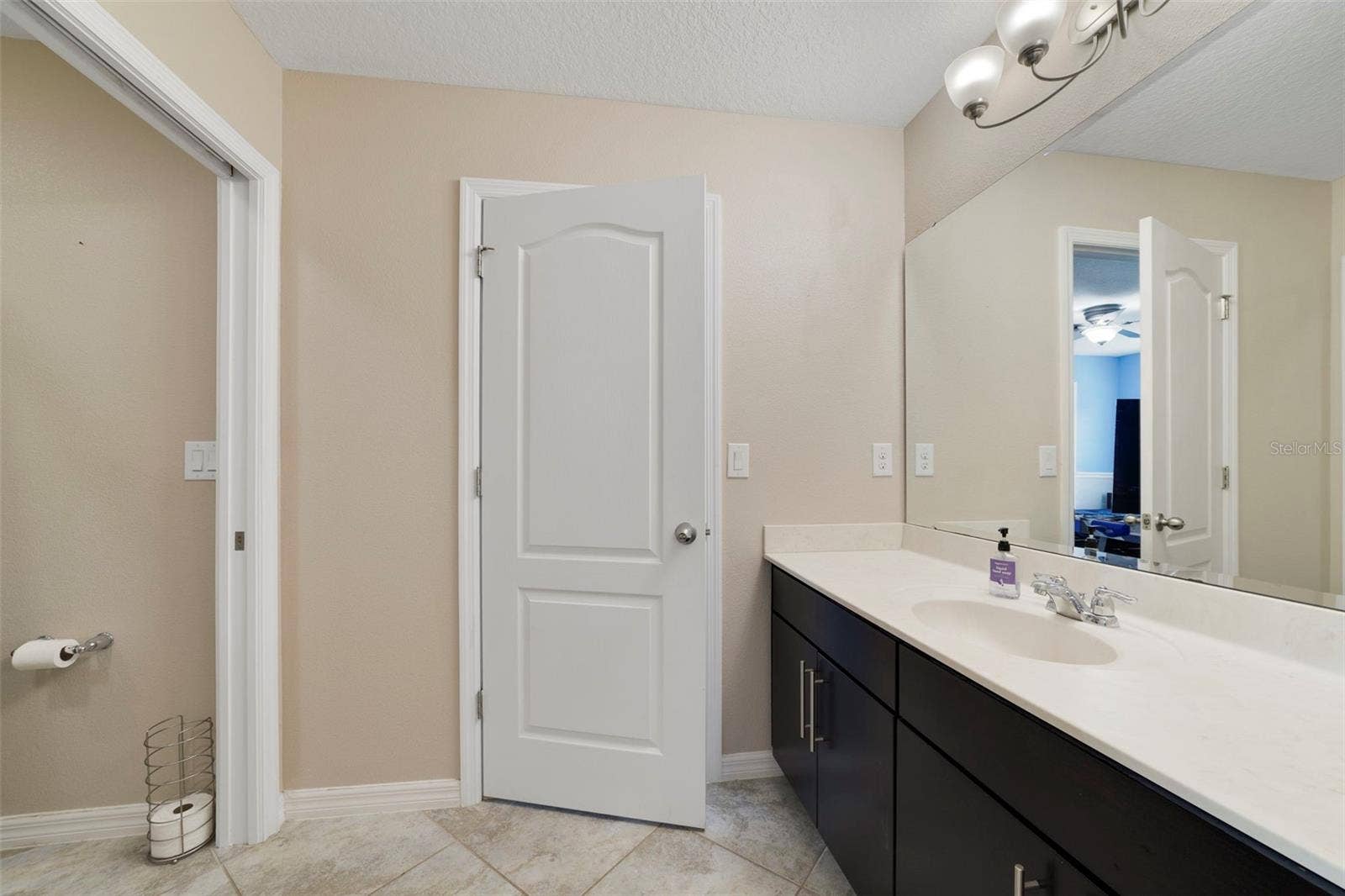 Jack & Jill Bathroom - Image #1