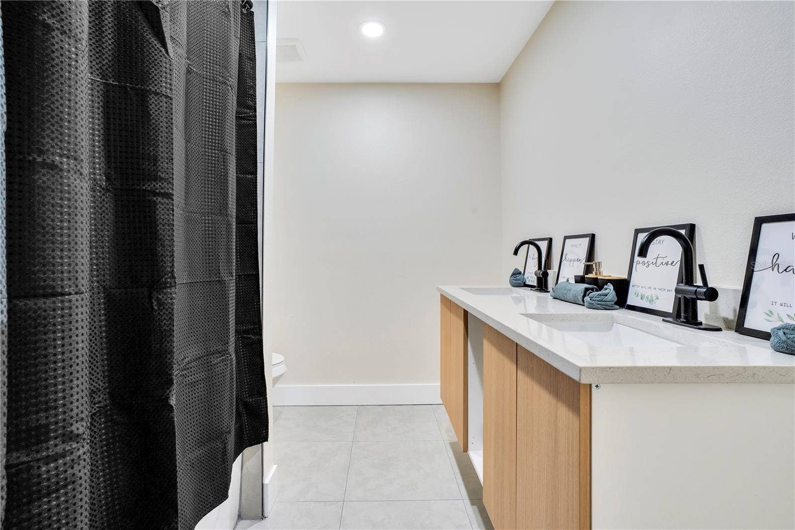 411 ROCK LAKE DRIVE, Orlando, FL 32805 411 ROCK LAKE DRIVE, Orlando, FL 32805