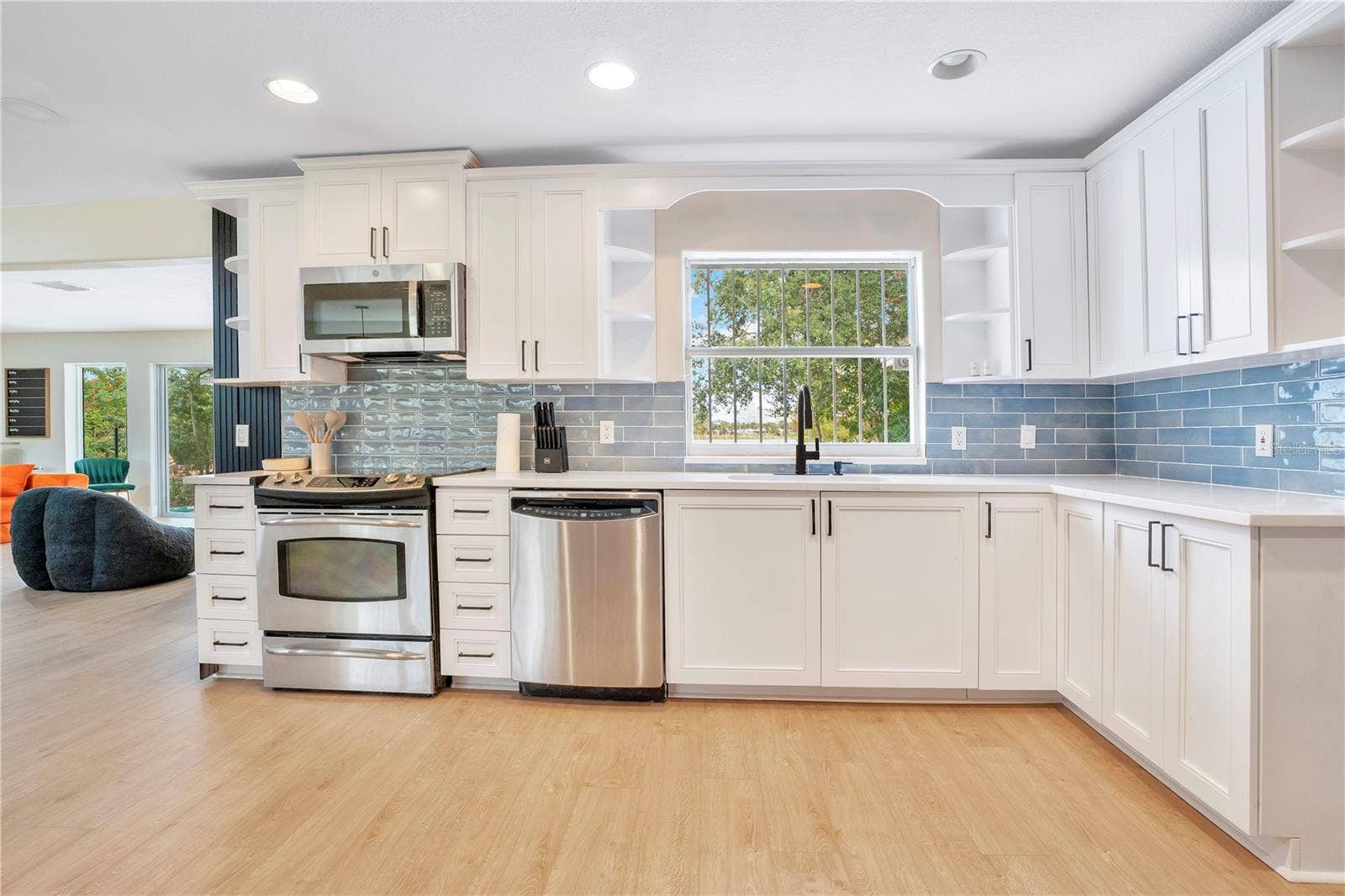 411 ROCK LAKE DRIVE, Orlando, FL 32805 411 ROCK LAKE DRIVE, Orlando, FL 32805