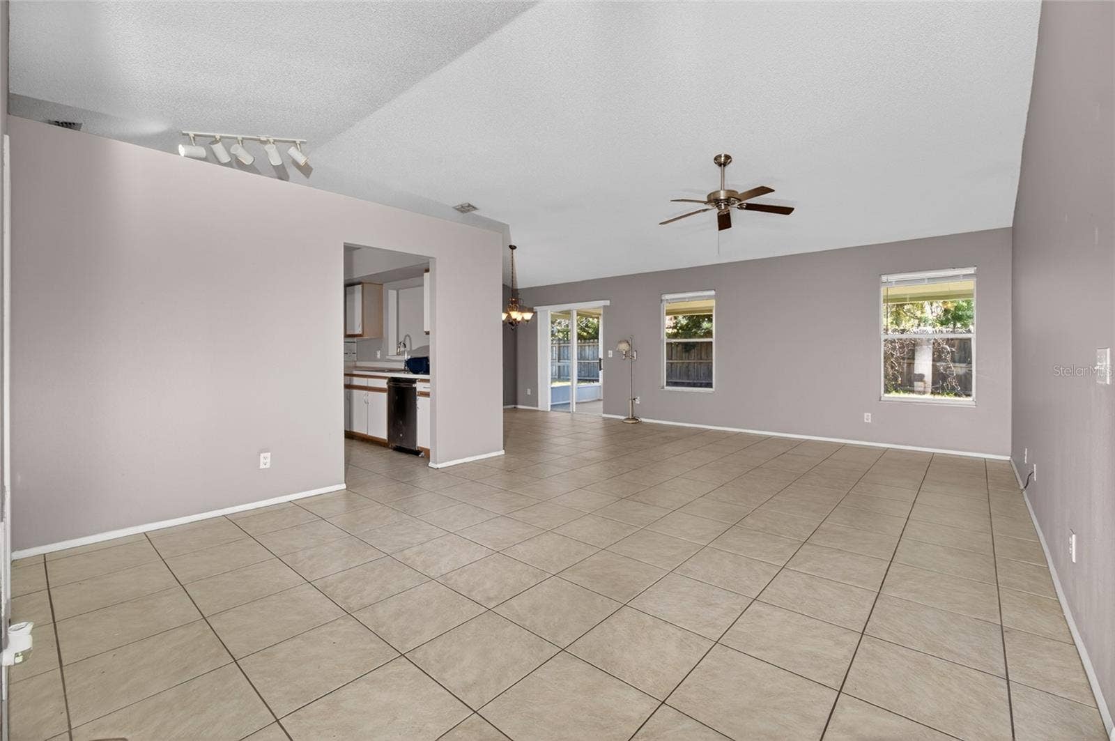 861 BLACKGUM COURT, Orlando, FL 32825 861 BLACKGUM COURT, Orlando, FL 32825