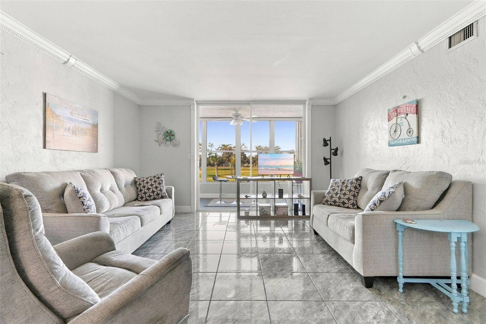 327 WILDER BOULEVARD, #B302, Daytona Beach, FL 32114 327 WILDER BOULEVARD, #B302, Daytona Beach, FL 32114