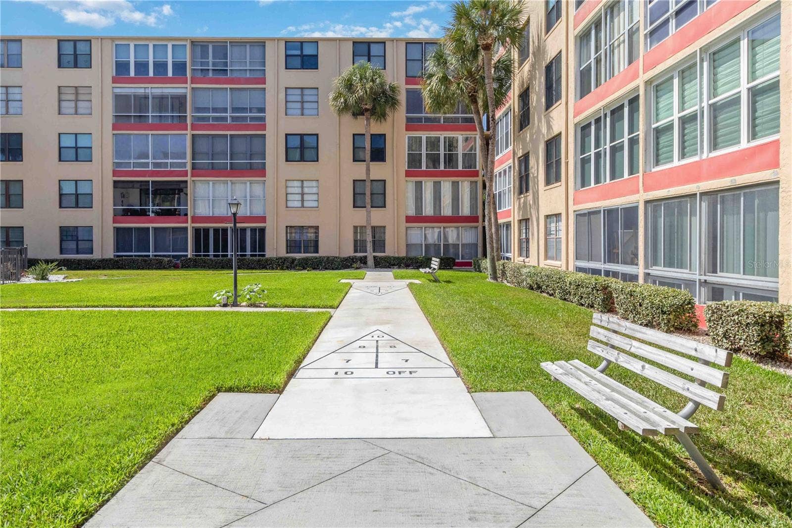 327 WILDER BOULEVARD, #B302, Daytona Beach, FL 32114 327 WILDER BOULEVARD, #B302, Daytona Beach, FL 32114