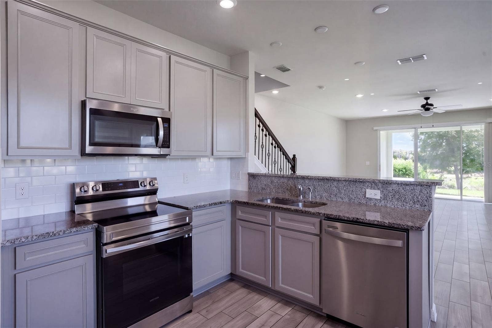 3768 PLAINVIEW DRIVE, Orlando, FL 32824 3768 PLAINVIEW DRIVE, Orlando, FL 32824