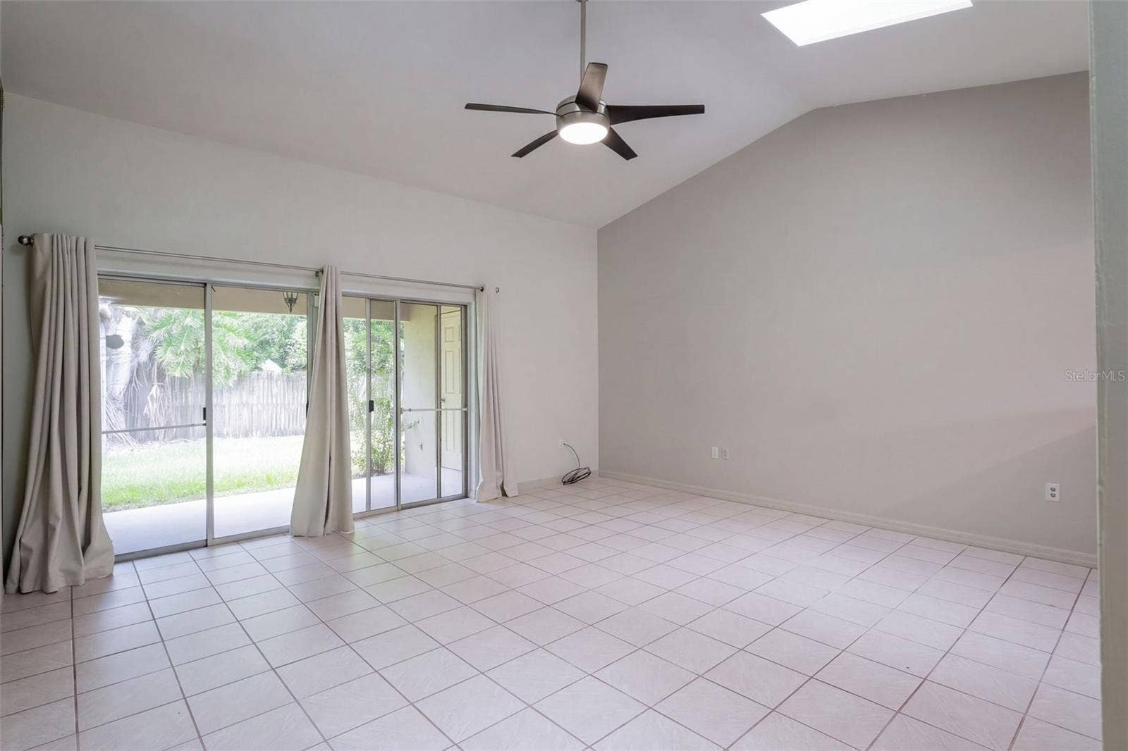 5849 BLUE DAHLIA WAY, #12, Orlando, FL 32807 5849 BLUE DAHLIA WAY, #12, Orlando, FL 32807