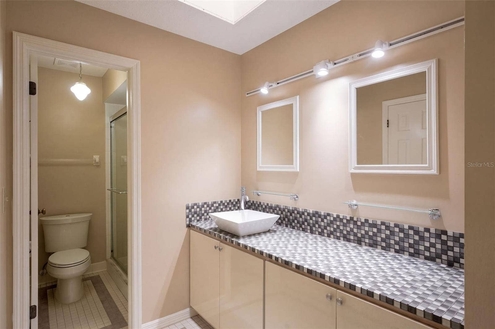 5849 BLUE DAHLIA WAY, #12, Orlando, FL 32807 5849 BLUE DAHLIA WAY, #12, Orlando, FL 32807