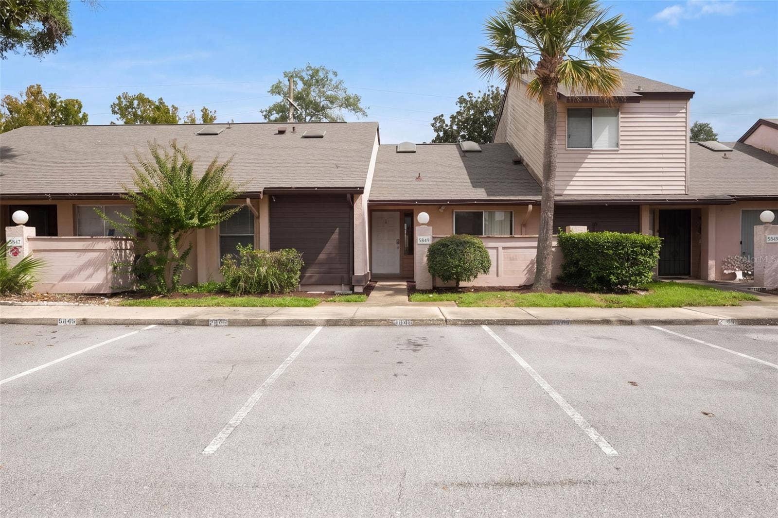 5849 BLUE DAHLIA WAY, #12, Orlando, FL 32807 5849 BLUE DAHLIA WAY, #12, Orlando, FL 32807