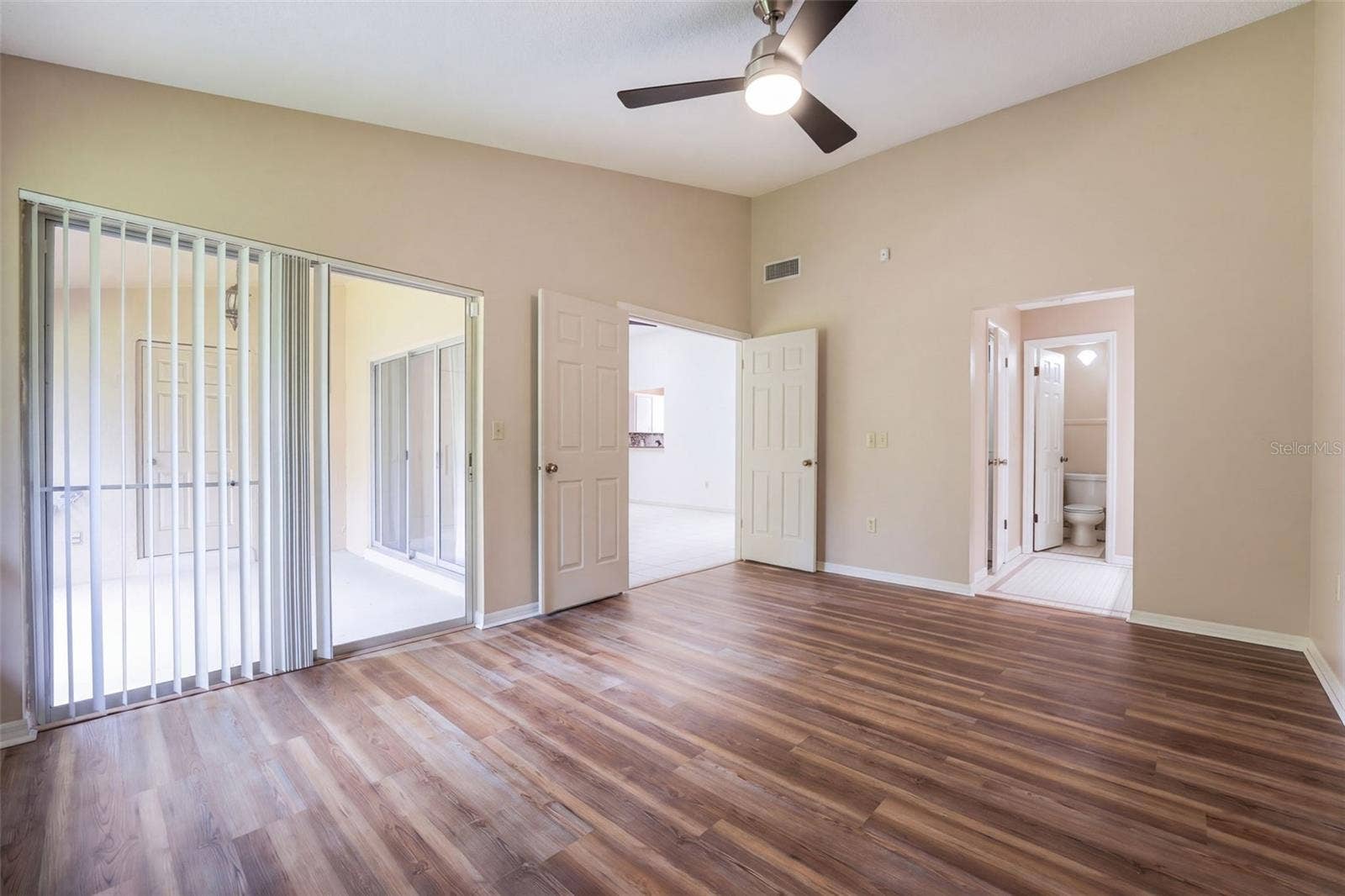 5849 BLUE DAHLIA WAY, #12, Orlando, FL 32807 5849 BLUE DAHLIA WAY, #12, Orlando, FL 32807