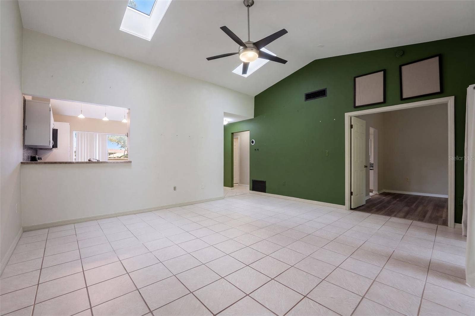 5849 BLUE DAHLIA WAY, #12, Orlando, FL 32807 5849 BLUE DAHLIA WAY, #12, Orlando, FL 32807
