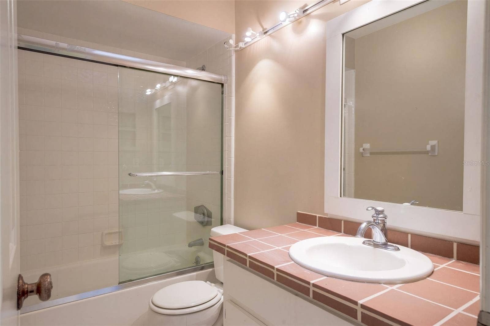 5849 BLUE DAHLIA WAY, #12, Orlando, FL 32807 5849 BLUE DAHLIA WAY, #12, Orlando, FL 32807
