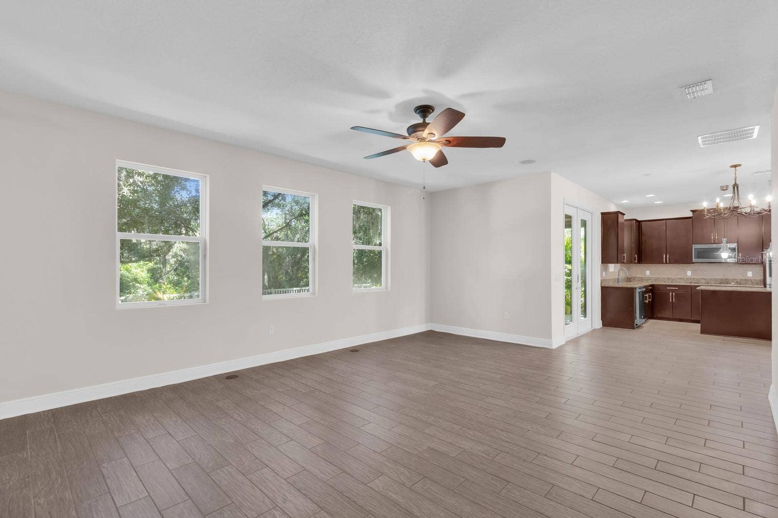 8061 PLEASANT PINE CIRCLE, Winter Park, FL 32792 8061 PLEASANT PINE CIRCLE, Winter Park, FL 32792