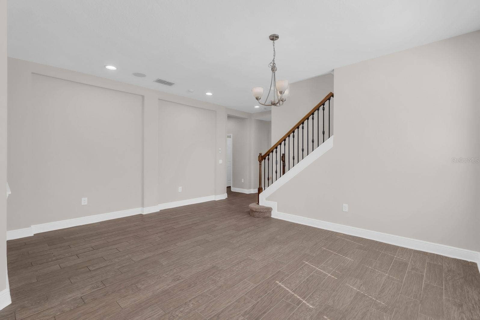 8061 PLEASANT PINE CIRCLE, Winter Park, FL 32792 8061 PLEASANT PINE CIRCLE, Winter Park, FL 32792