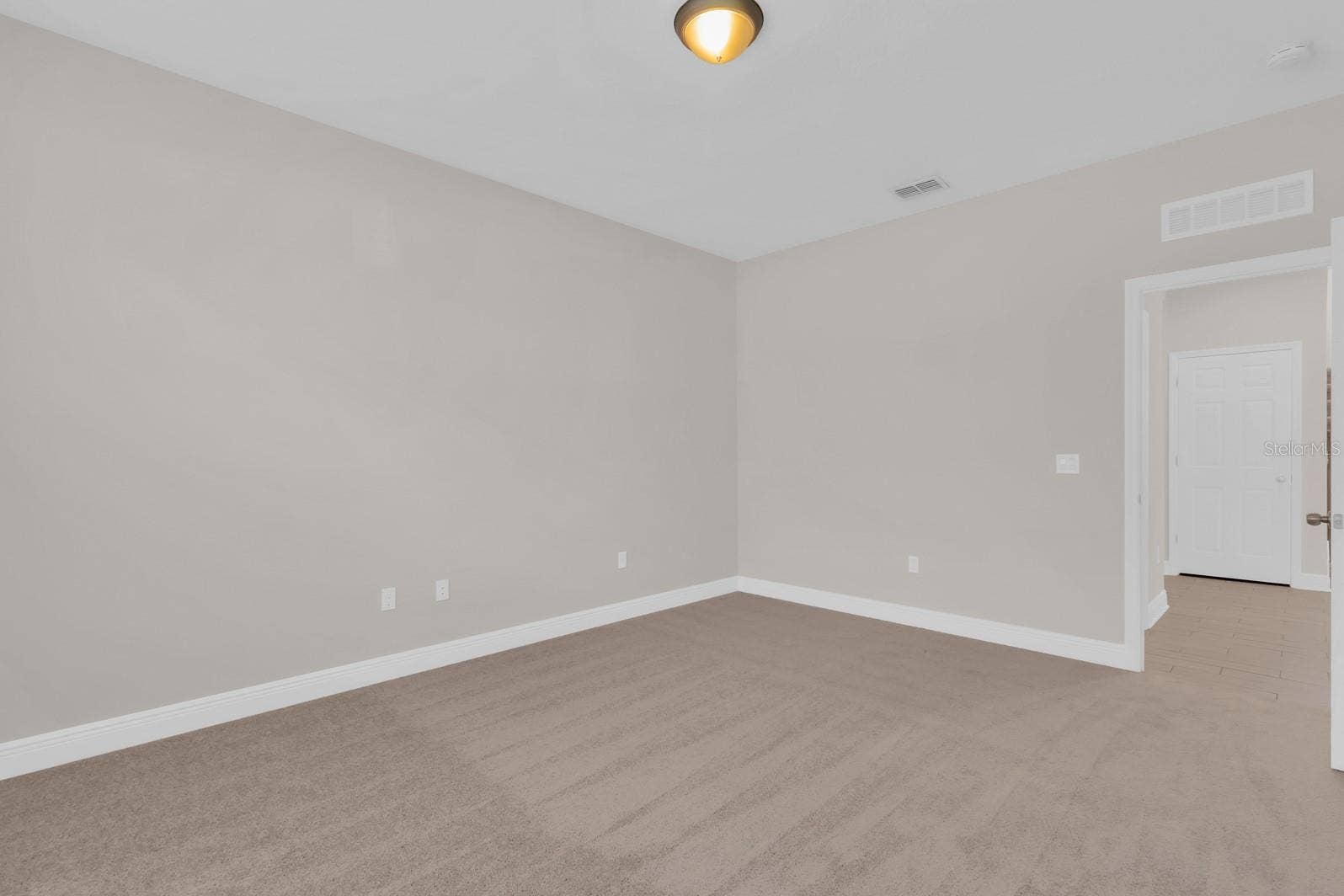8061 PLEASANT PINE CIRCLE, Winter Park, FL 32792 8061 PLEASANT PINE CIRCLE, Winter Park, FL 32792