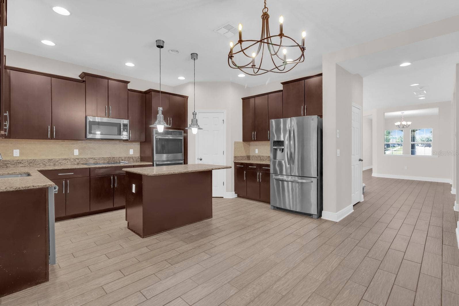 8061 PLEASANT PINE CIRCLE, Winter Park, FL 32792 8061 PLEASANT PINE CIRCLE, Winter Park, FL 32792