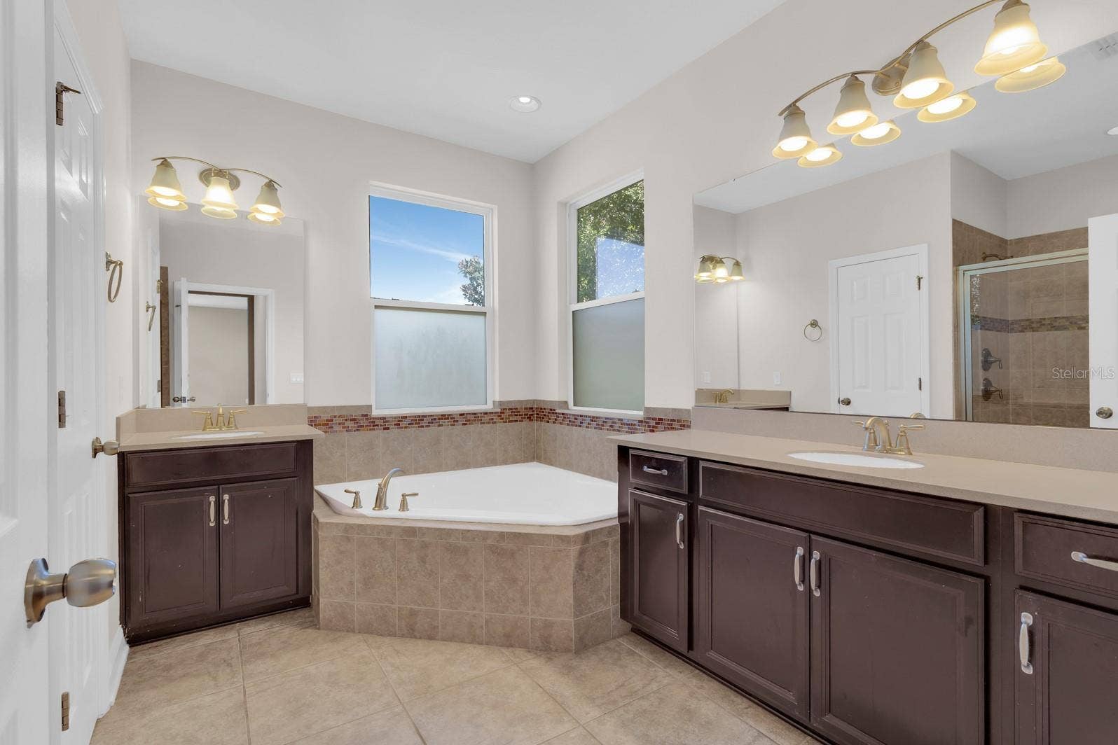 8061 PLEASANT PINE CIRCLE, Winter Park, FL 32792 8061 PLEASANT PINE CIRCLE, Winter Park, FL 32792