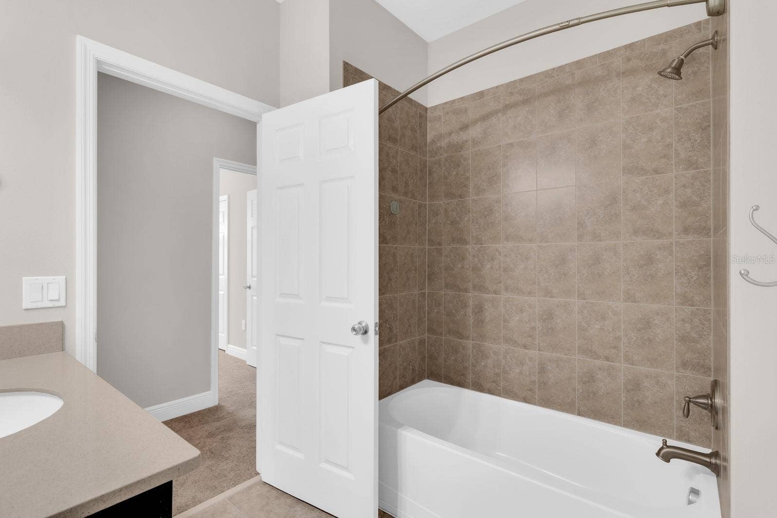 8061 PLEASANT PINE CIRCLE, Winter Park, FL 32792 8061 PLEASANT PINE CIRCLE, Winter Park, FL 32792