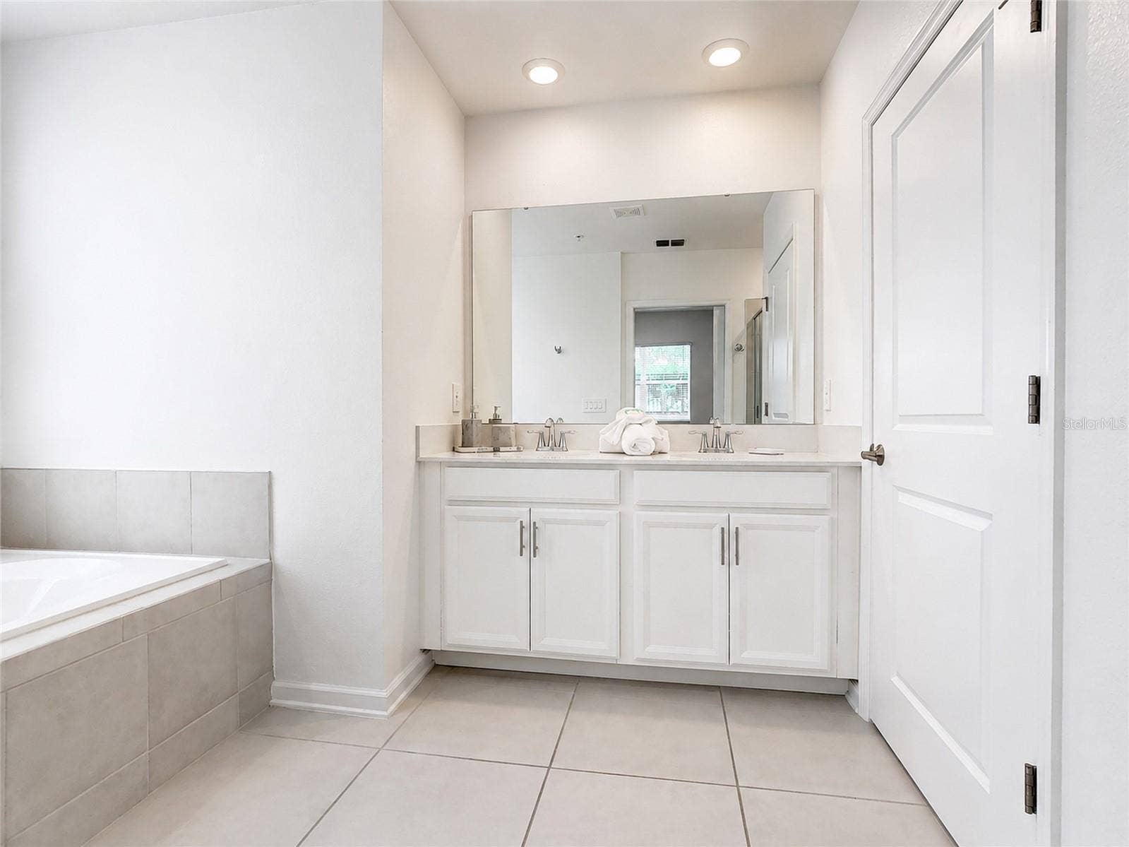 8879 CABOT CLIFFS DRIVE, #102, Davenport, FL 33896 8879 CABOT CLIFFS DRIVE, #102, Davenport, FL 33896
