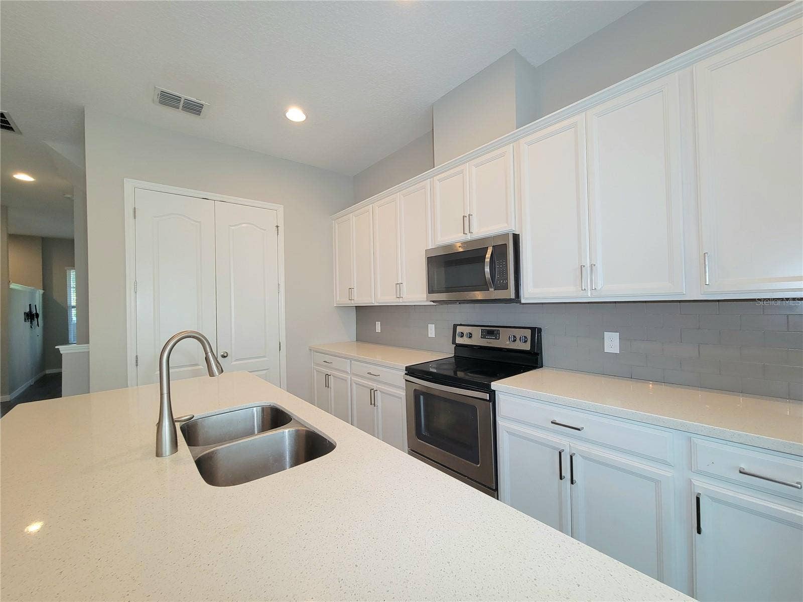 56 BOARDWALK AVENUE, Oviedo, FL 32765 56 BOARDWALK AVENUE, Oviedo, FL 32765