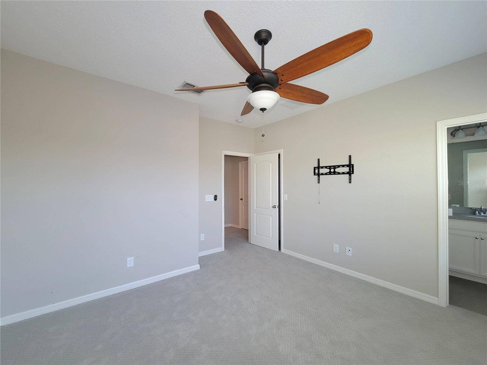 56 BOARDWALK AVENUE, Oviedo, FL 32765 56 BOARDWALK AVENUE, Oviedo, FL 32765