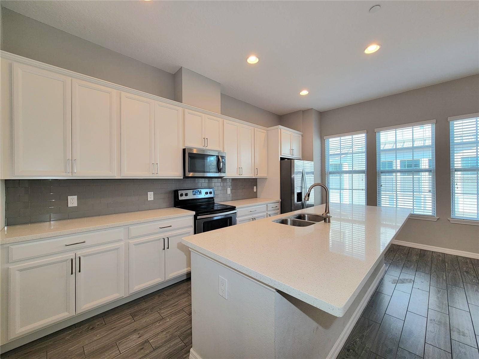 56 BOARDWALK AVENUE, Oviedo, FL 32765 56 BOARDWALK AVENUE, Oviedo, FL 32765