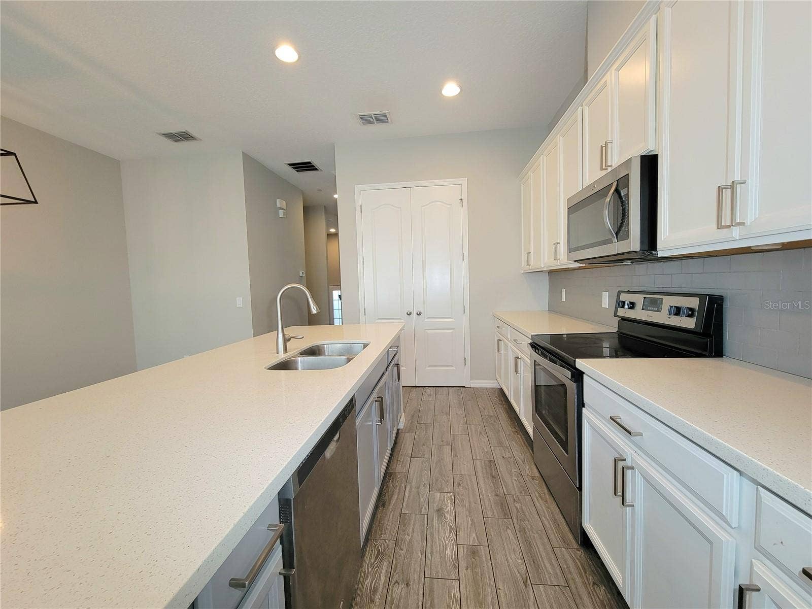 56 BOARDWALK AVENUE, Oviedo, FL 32765 56 BOARDWALK AVENUE, Oviedo, FL 32765