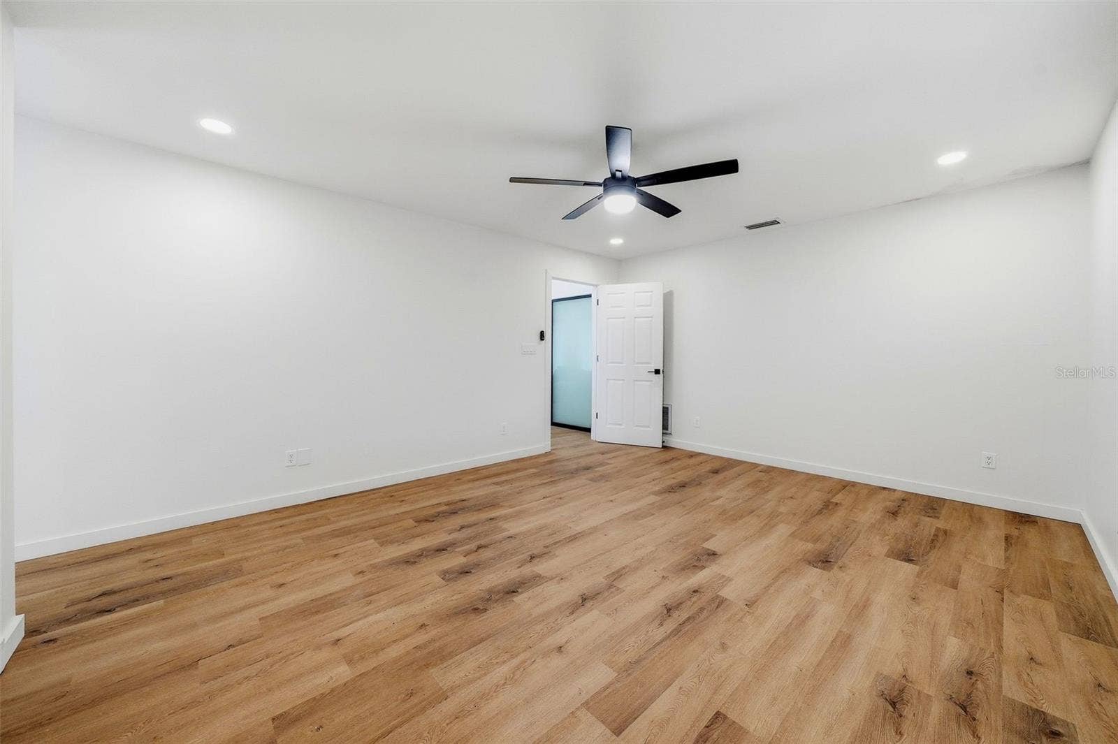 1008 ROYAL BIRKDALE DRIVE, Tarpon Springs, FL 34688 1008 ROYAL BIRKDALE DRIVE, Tarpon Springs, FL 34688