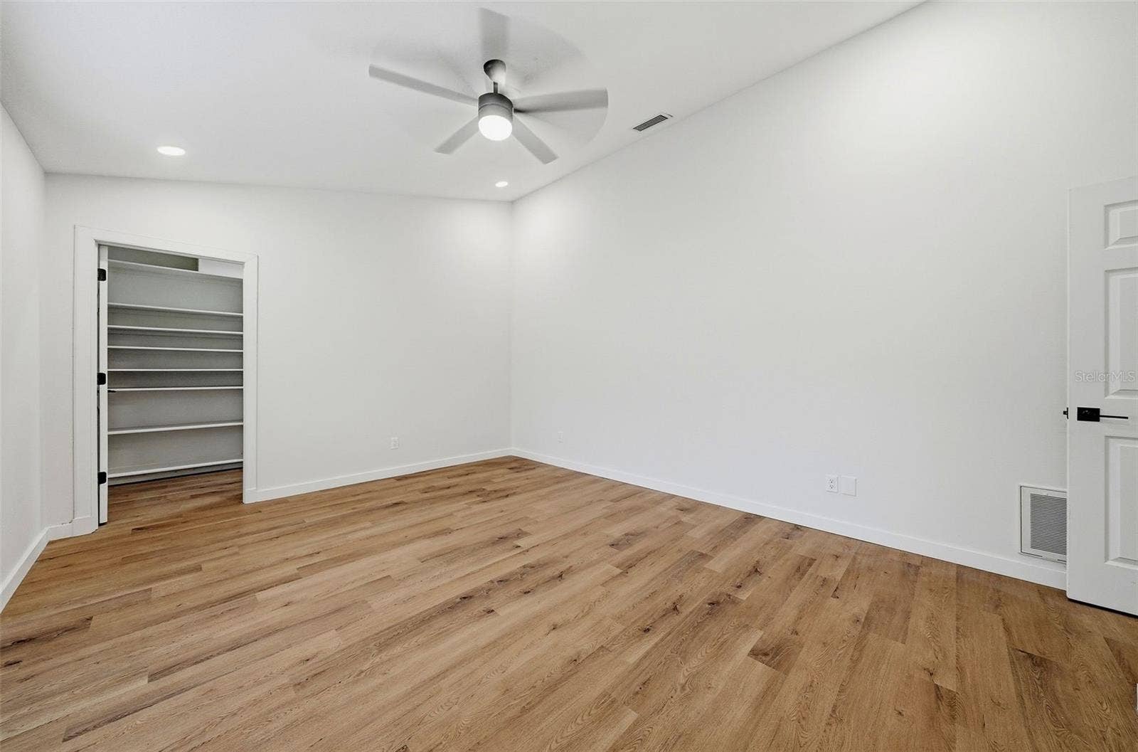 1008 ROYAL BIRKDALE DRIVE, Tarpon Springs, FL 34688 1008 ROYAL BIRKDALE DRIVE, Tarpon Springs, FL 34688