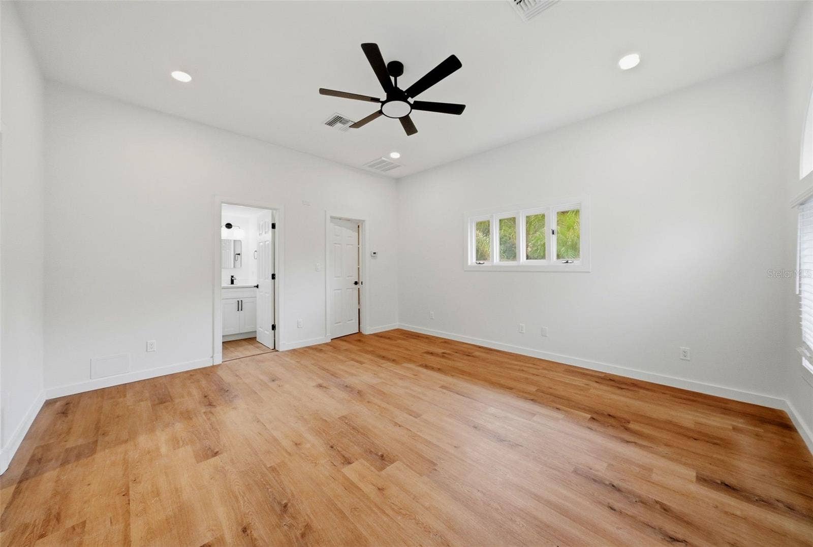 1008 ROYAL BIRKDALE DRIVE, Tarpon Springs, FL 34688 1008 ROYAL BIRKDALE DRIVE, Tarpon Springs, FL 34688