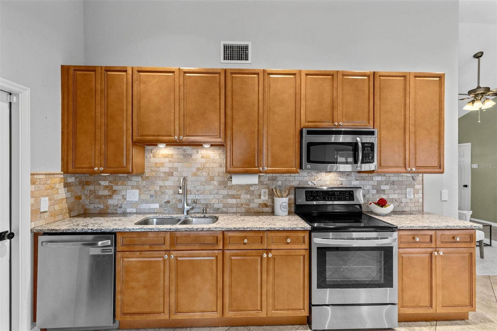 417 HOLLY COURT, Winter Springs, FL 32708 Newer appliances