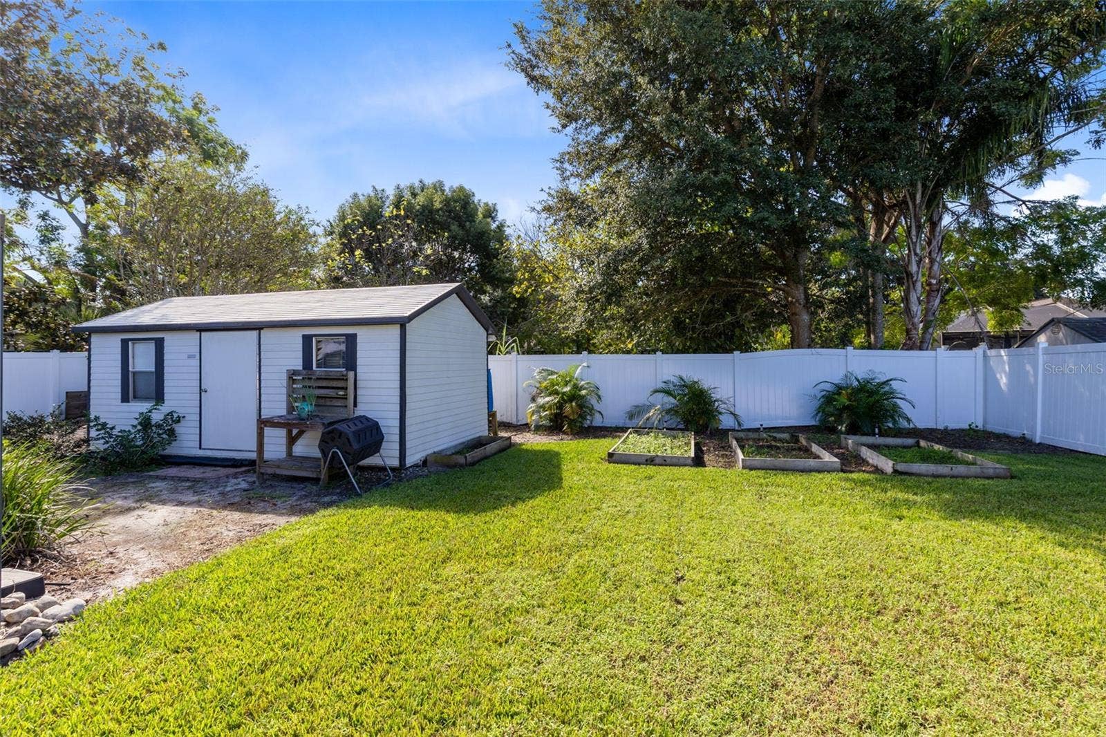 417 HOLLY COURT, Winter Springs, FL 32708 The Shed?? Yes it stays