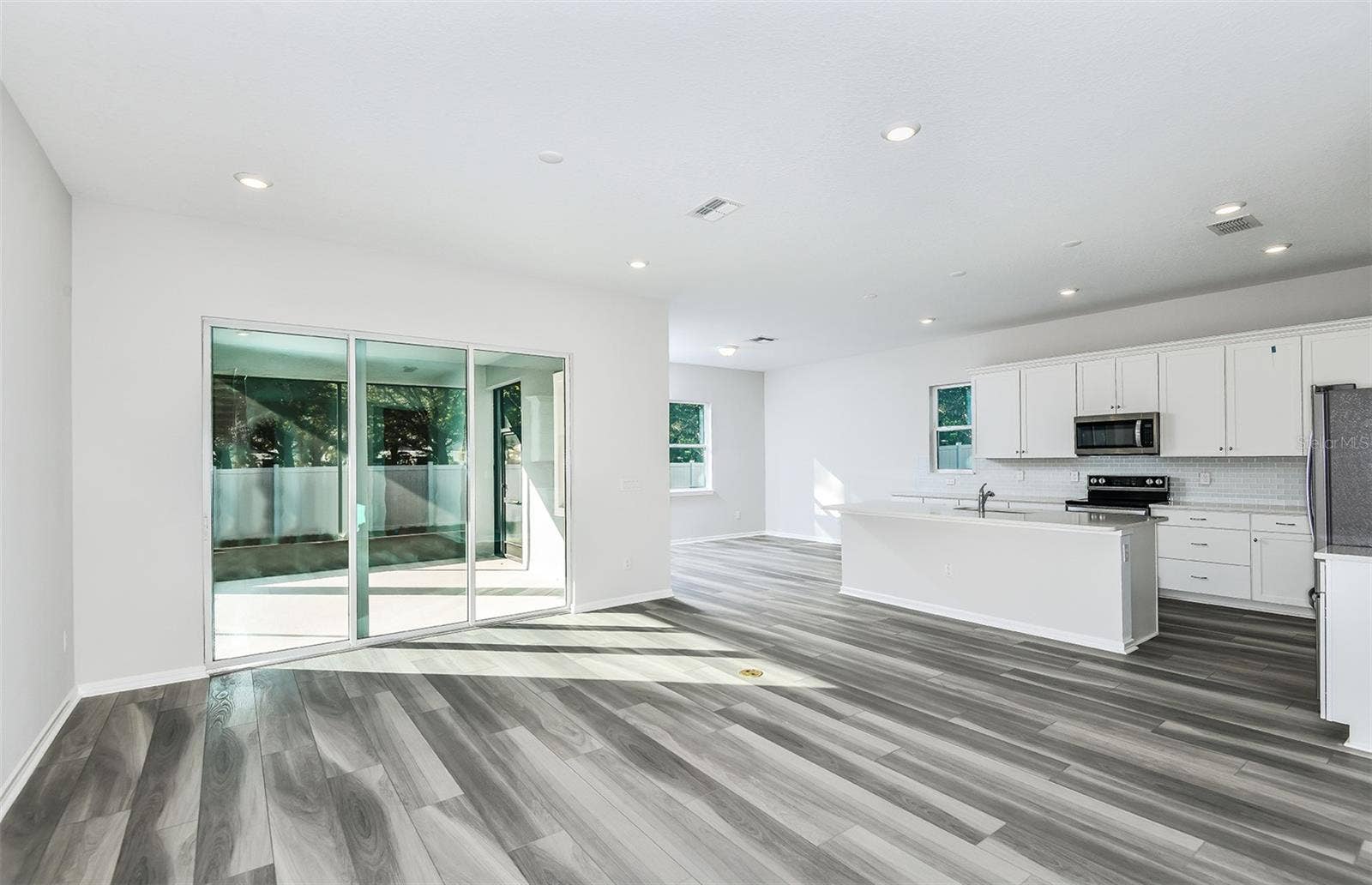 4833 FINLEY DRIVE, Davenport, FL 33837 Model Home Design Only. Pictures and furnishings are for illustrative purposes only. Elevations, colors and options may vary. Furniture is for model home staging only.