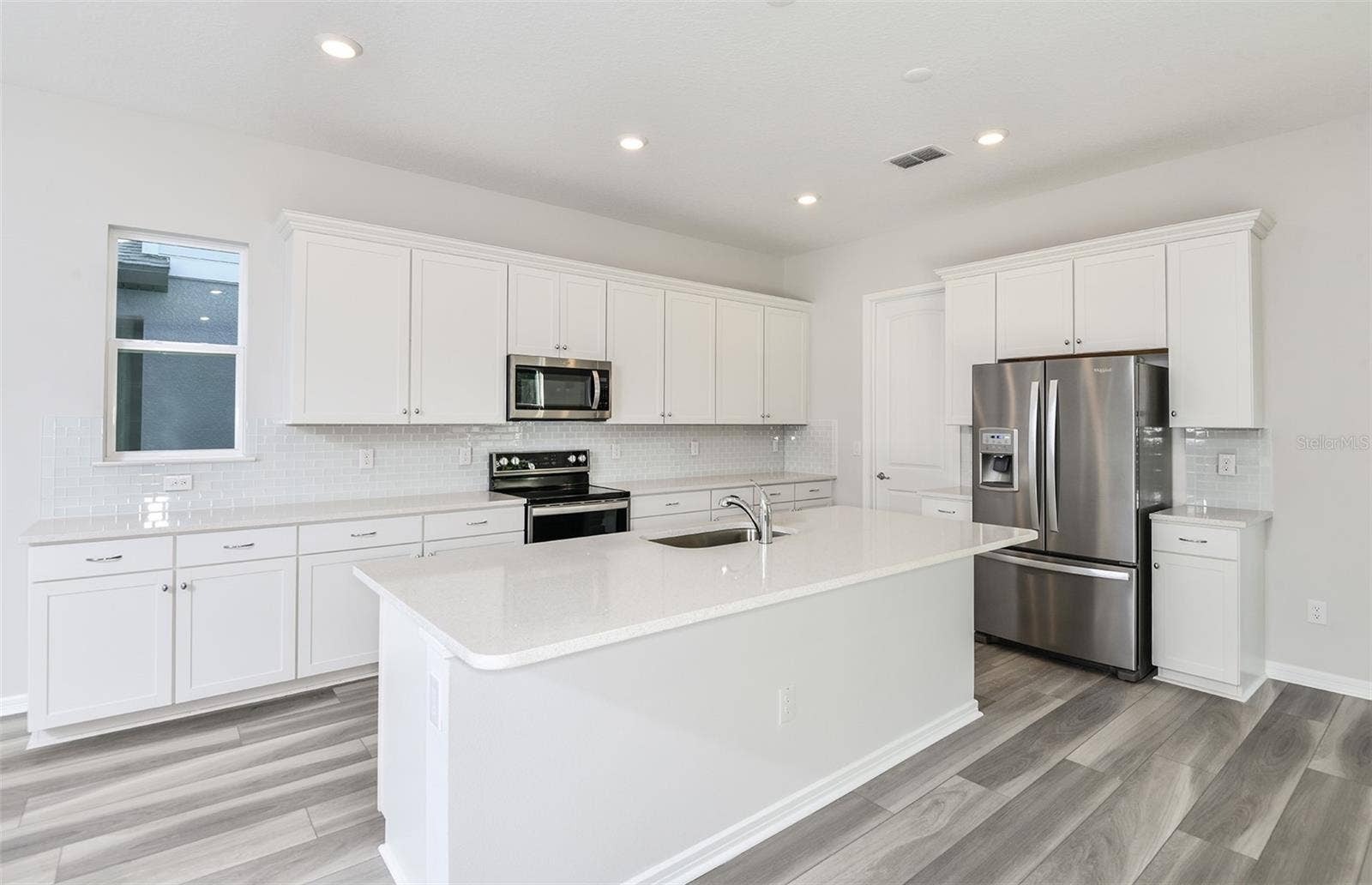 4833 FINLEY DRIVE, Davenport, FL 33837 Model Home Design Only. Pictures and furnishings are for illustrative purposes only. Elevations, colors and options may vary. Furniture is for model home staging only.