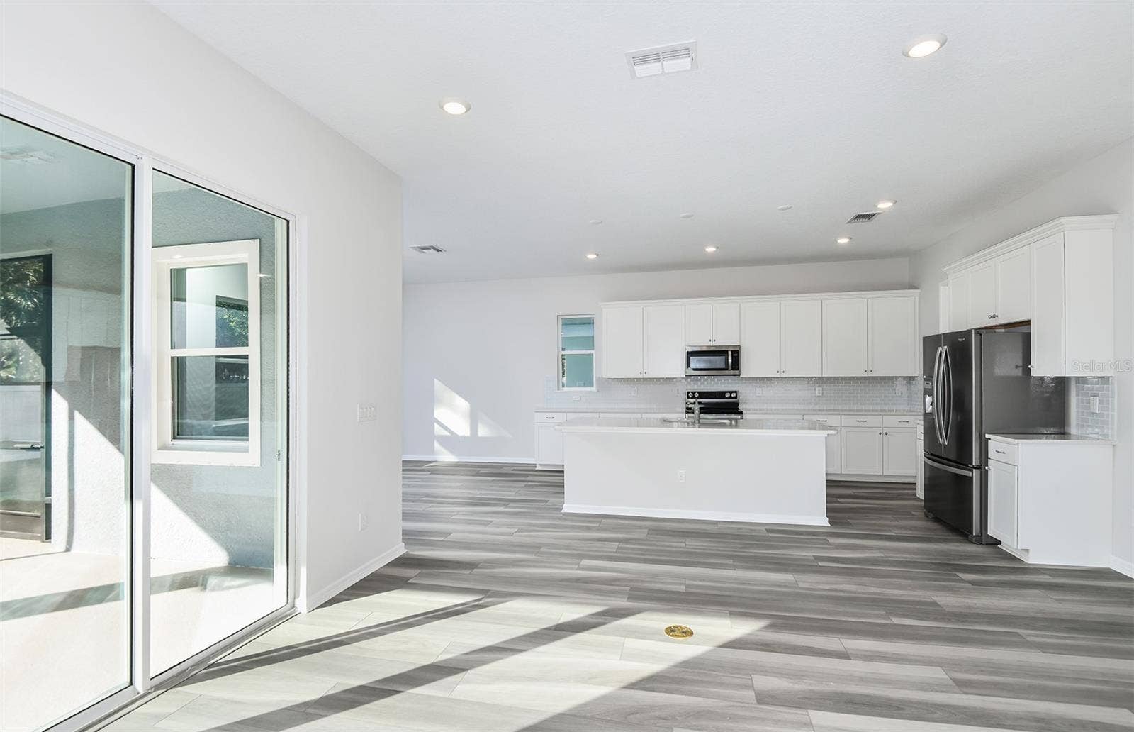 4833 FINLEY DRIVE, Davenport, FL 33837 Model Home Design Only. Pictures and furnishings are for illustrative purposes only. Elevations, colors and options may vary. Furniture is for model home staging only.