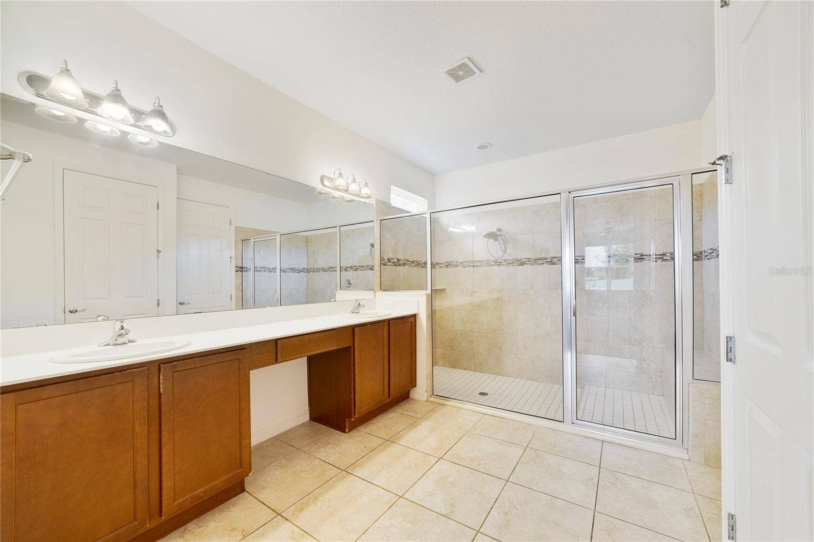 3880 CARRICK BEND DRIVE, Kissimmee, FL 34746 3880 CARRICK BEND DRIVE, Kissimmee, FL 34746