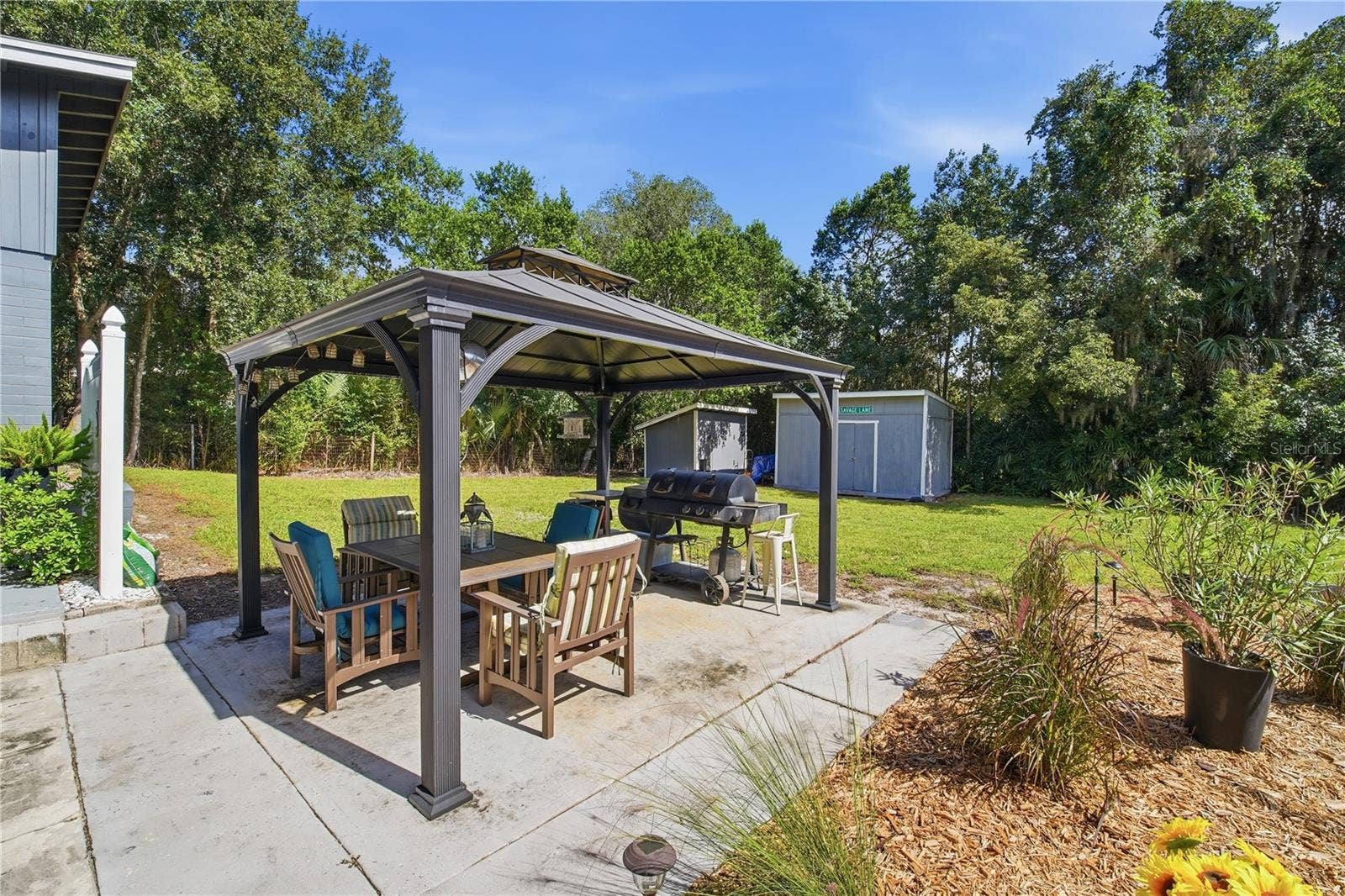 735 N SANS SOUCI AVENUE, Deland, FL 32720 735 N SANS SOUCI AVENUE, Deland, FL 32720