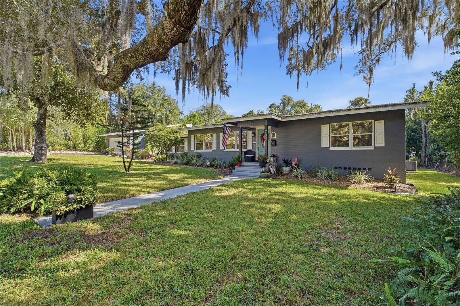 735 N SANS SOUCI AVENUE, Deland, FL 32720 735 N SANS SOUCI AVENUE, Deland, FL 32720