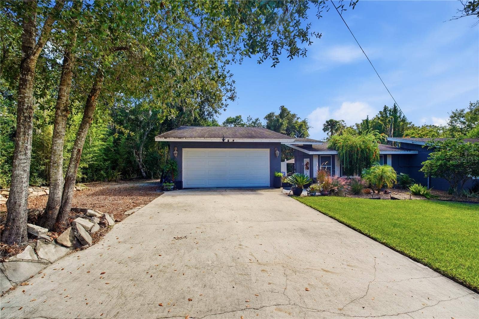 735 N SANS SOUCI AVENUE, Deland, FL 32720 Garage