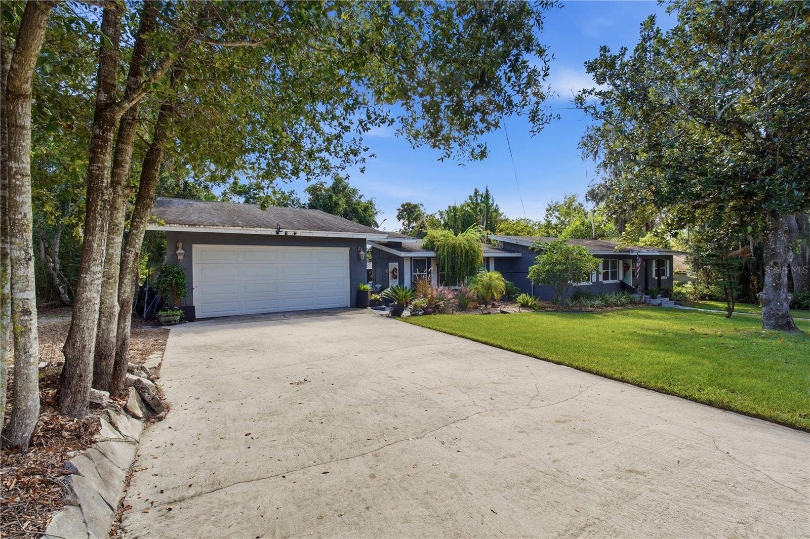735 N SANS SOUCI AVENUE, Deland, FL 32720 735 N SANS SOUCI AVENUE, Deland, FL 32720