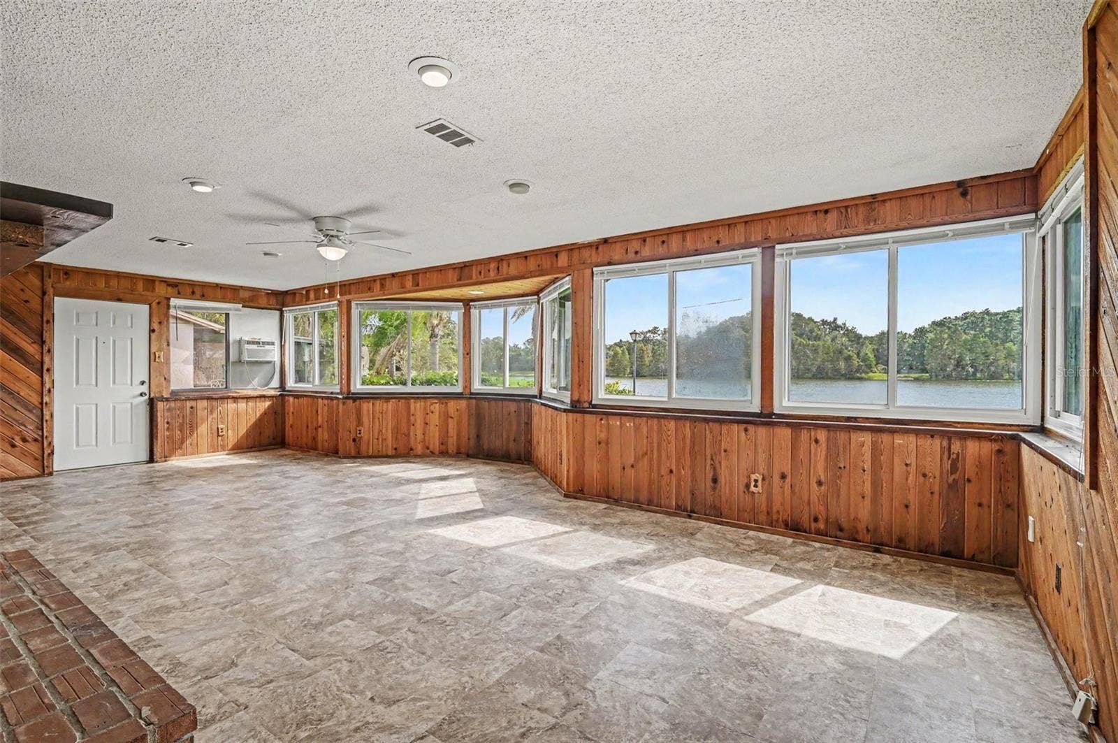 10443 LARISSA STREET, Orlando, FL 32821 10443 LARISSA STREET, Orlando, FL 32821