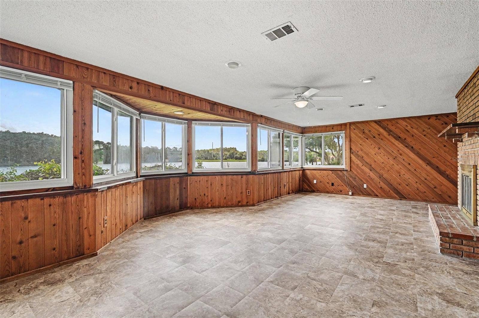 10443 LARISSA STREET, Orlando, FL 32821 10443 LARISSA STREET, Orlando, FL 32821