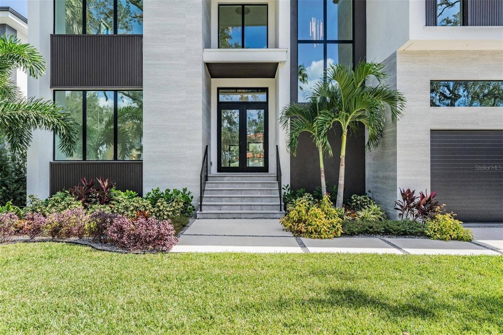 214 S RENELLIE DRIVE, Tampa, FL 33609 214 S RENELLIE DRIVE, Tampa, FL 33609