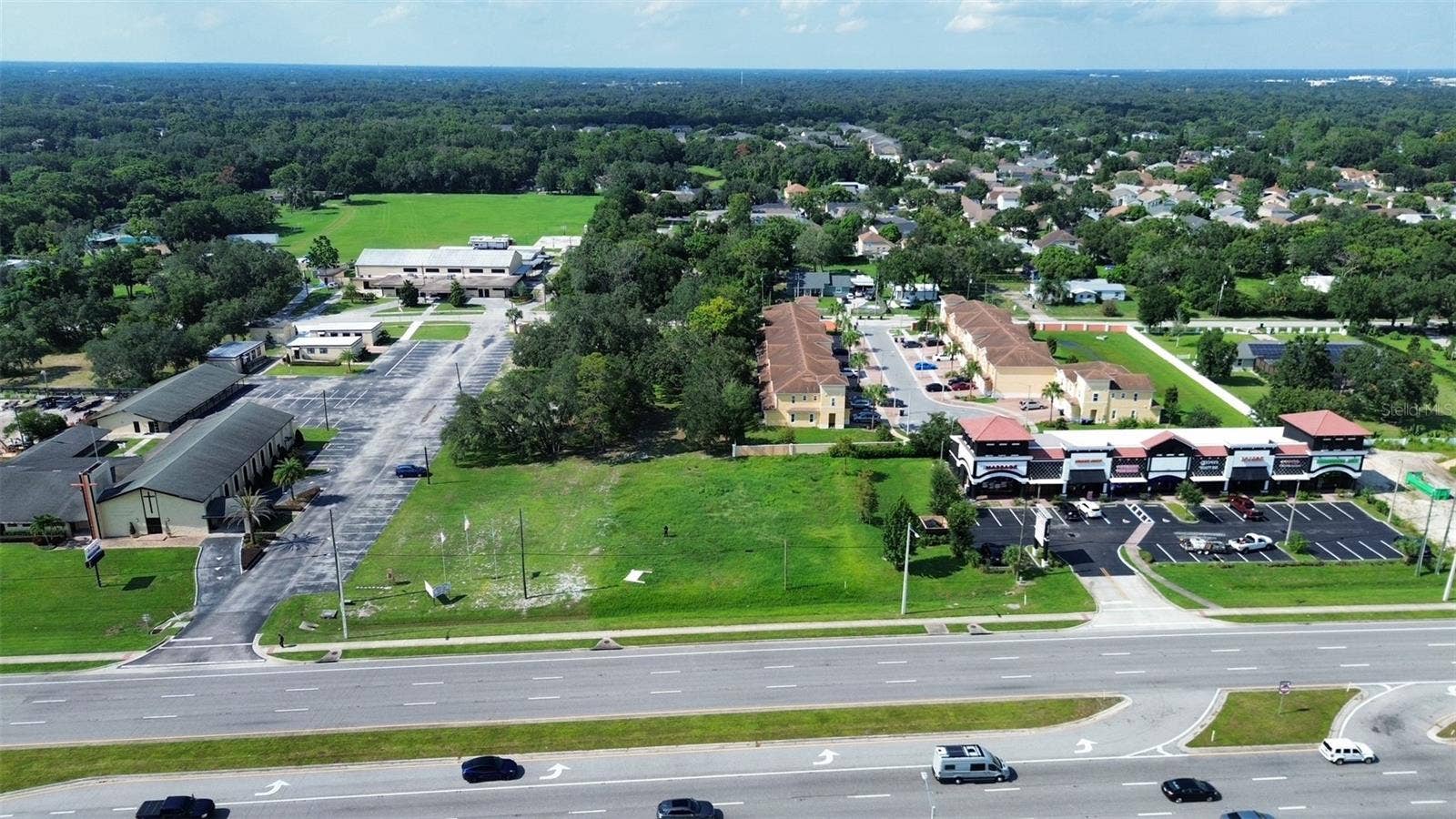 10207 E COLONIAL DRIVE, Orlando, FL 32817 10207 E COLONIAL DRIVE, Orlando, FL 32817