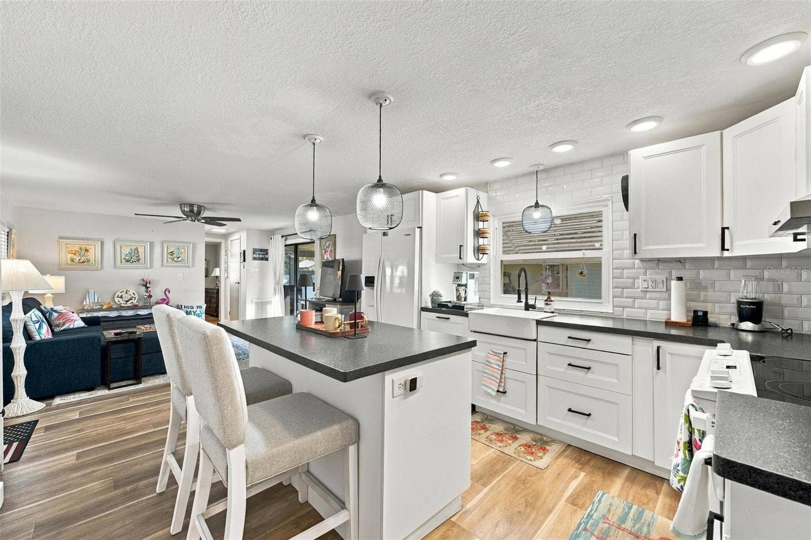 39 HAWAIIAN WAY, Leesburg, FL 34788 Kitchen