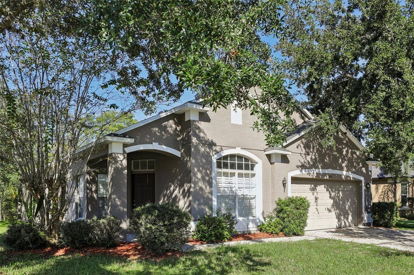 1806 ANNA CATHERINE DRIVE, Orlando, FL 32828 Welcome Home!