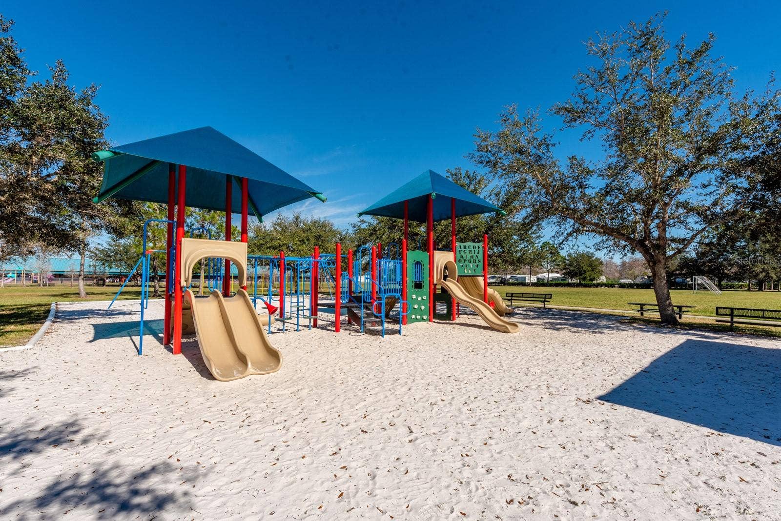 1806 ANNA CATHERINE DRIVE, Orlando, FL 32828 Community Playground