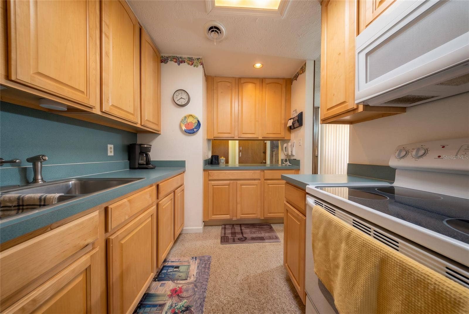 5718 CLEARVIEW DRIVE, Orlando, FL 32819 5718 CLEARVIEW DRIVE, Orlando, FL 32819