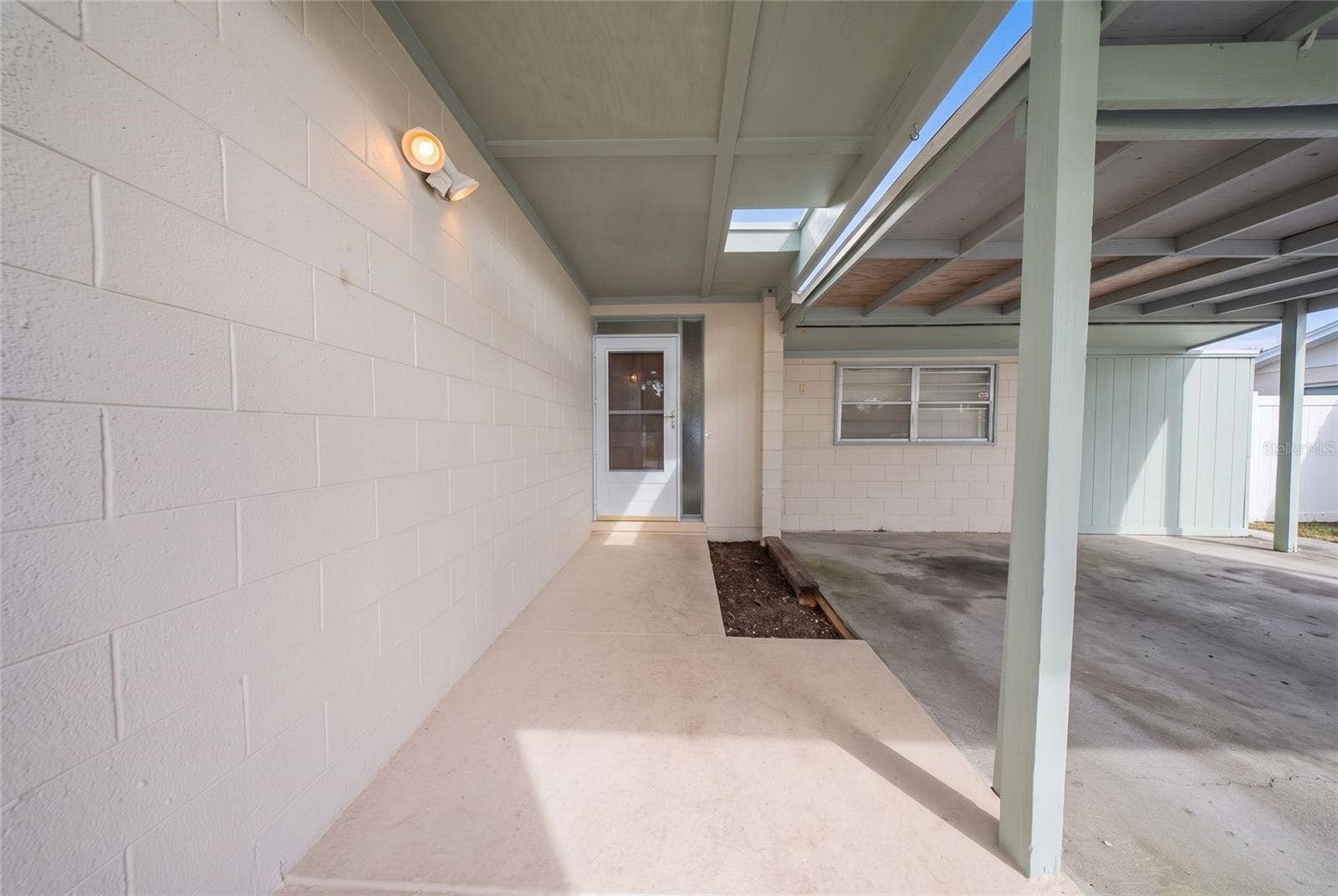 5718 CLEARVIEW DRIVE, Orlando, FL 32819 5718 CLEARVIEW DRIVE, Orlando, FL 32819