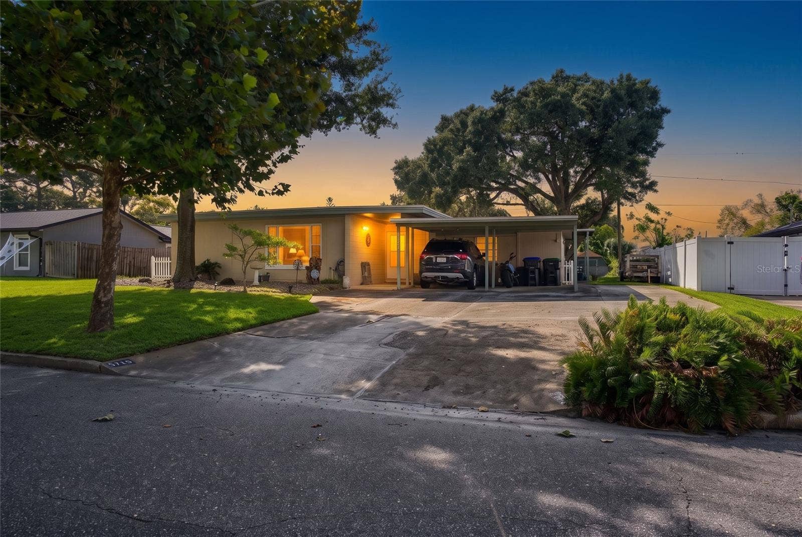5718 CLEARVIEW DRIVE, Orlando, FL 32819 5718 CLEARVIEW DRIVE, Orlando, FL 32819